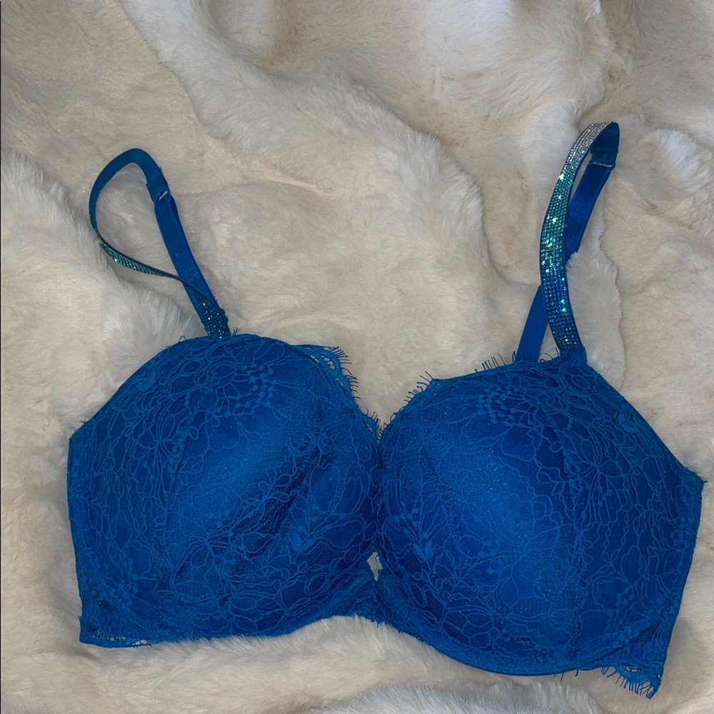 Victoria's Secret Vibrant Blue Lace Bra there are like new